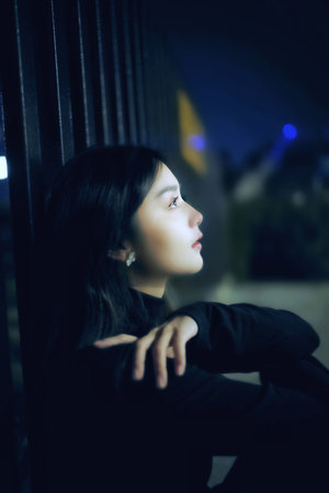 女生扒开腿让男生捅