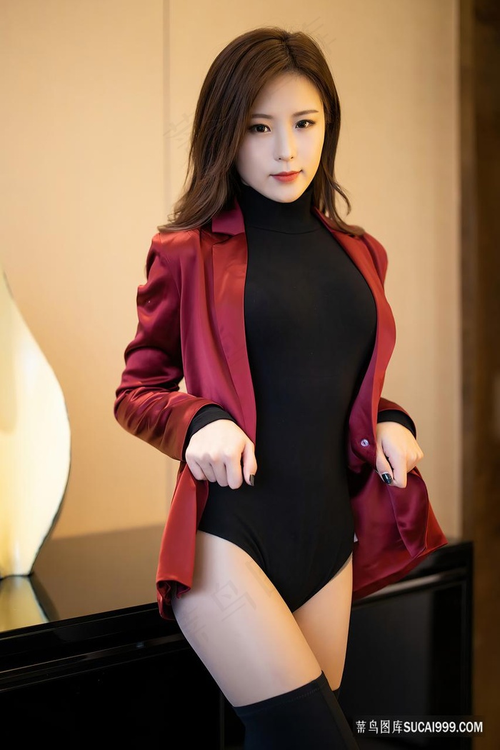 在办公室蹂躏秘书小说