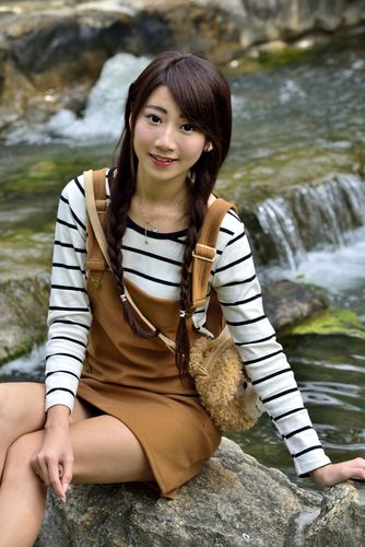 扒开腿挺进湿润的花苞HD视频