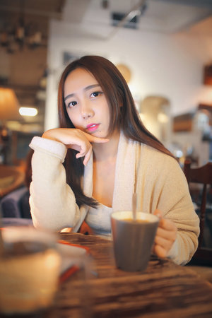 年轻的嫂子2在线