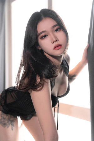 女生越说疼男生越往里免费漫画