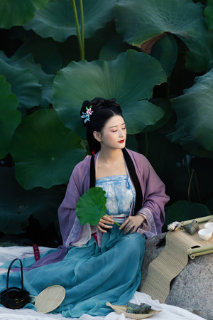 男把女弄出喷水来视频