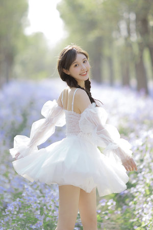 公交车上偷偷被cao到爽