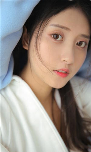 他是谁手机在线播放