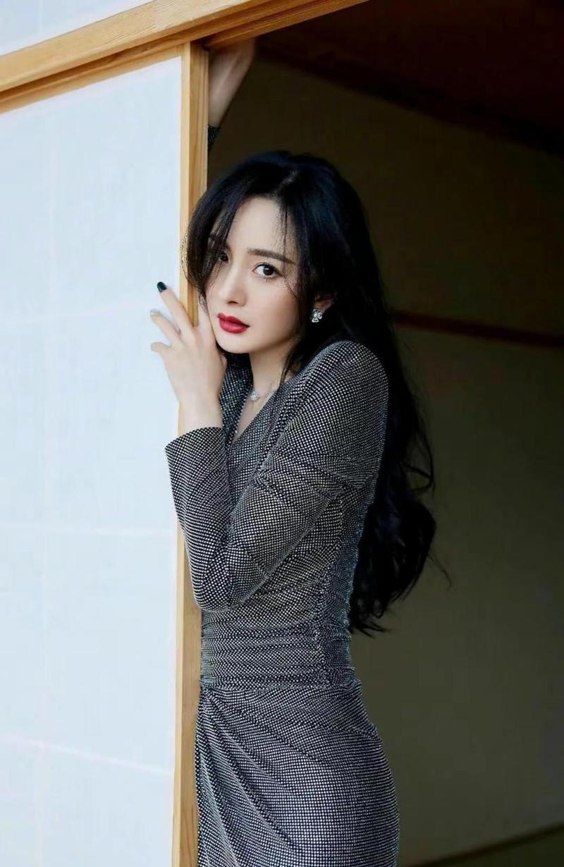 精品一线二线三线精华液