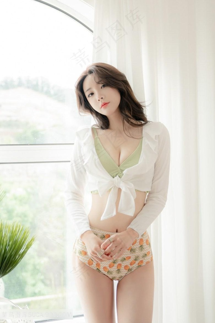 美女露胸吸乳小说